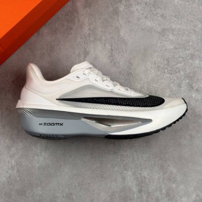 本地 核心私 公司级 W Nike Zoom Fly 6 耐克超弹轻盈跑步鞋 #鞋款搭载 Flyknit 材料 打造出众弹性 易于穿脱。采用React技术 轻盈