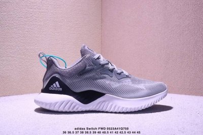 阿迪达斯Switch Fwd 厚底增高老爹鞋 一双专为后掌跑者设计的超厚软弹运动跑鞋 这款Adidas Switch Fwd跑步鞋 采用网眼布鞋面 搭配别致设计
