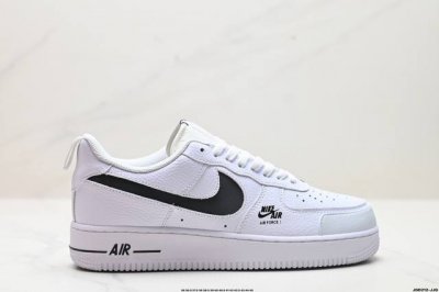 公司级Nike Air Force 1‘07 原楦头原纸板 打造纯正低帮空军版型 专注外贸渠道 全掌内置蜂窝气垫 原盒配件 原厂中底钢印、拉帮完美 货号:Bq8