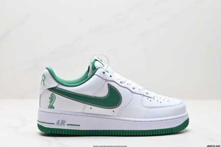 真标耐克nike Air Force 7 空军一号低帮百搭休闲运动板鞋。柔软、弹性十足的缓震性能和出色的中底设计，横跨复古与现代的外型结合，造就出风靡全球三十多 - 点击图像关闭
