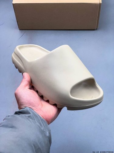 集图 80 Kanye West X Yeezy Slide“Resin”椰子拖鞋 侃爷再度联乘！采用Eva泡棉式一体成形鞋模#配置鞋底凹埳设计亦提供缓震及抓地