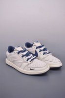 fragment X Travis Scott X 北面 air Jordan 1 Low 三方联名倒钩 全新的三方联名低帮倒钩鞋面延续了黑脚趾设计 整双鞋以全