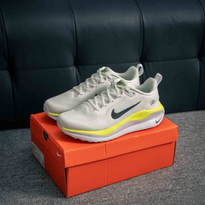 核心私 耐克 Nike Infinity Run 5 男子缓震透气公路跑步鞋 该版 Nike Infinity Run 5 登月5代采用 Reactx 泡绵，塑