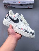 集图 原楦数据纸版，采用硬质优质皮革鞋面材质，内置全掌Air Sole气垫。耐克 Nike Air Force 1 Low 空军一号低帮百搭休闲运动板鞋 042