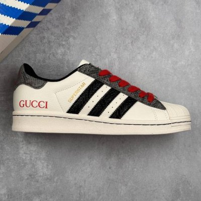 本地270 核心私 阿迪达斯 Adidas Originals Superstar Gucci 联名贝壳头 百搭休闲运动板鞋 采用全新头层拼接皮革材质 后跟采用