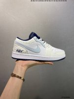 公司级Nike Air Jordan 1 Low Aj1乔1低帮休闲板鞋 同步官方配色 原档冲孔鞋头 四线拉帮 鞋舌高弹海绵填充 官方货号:553558 113