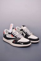 fragment X Travis Scott X Lv air Jordan 1 Low 三方联名倒钩 全新的三方联名低帮倒钩鞋面延续了黑脚趾设计 整双鞋以全