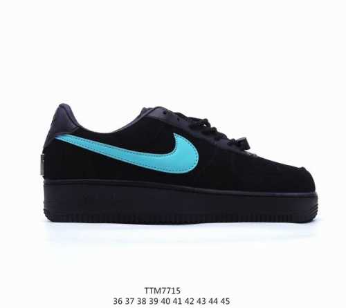 耐克nike Air Force 1 Low 空军一号低帮百搭休闲运动板鞋。柔软、弹性十足的缓震性能和出色的中底设计，横跨复古与现代的外型结合，造就出风靡全球三