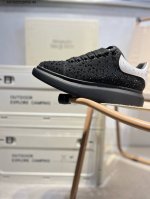 340 alexander Mcqueen/麦昆 亚历山大麦昆亚历山 大盒包装 2024Ss春夏首发 时尚代表的小姐姐 肯定要走在时尚的风口！鞋子独特的个性增加