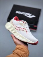 Saucony Triumph 22 Gtx 潮流舒适防滑耐磨 低帮跑步鞋 全新升级Pwrrun Pb中底 脚感再度升级，提供持久强劲动能 中底边墙加高 更多的