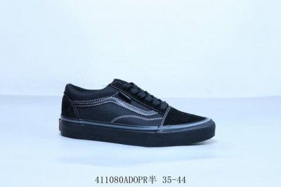 万斯Vans Authentic X pendleton 联名格纹系列 格纹元素横平竖直的线条及多变的颜色 变幻多种街头风格与Vans经典鞋型结合 再次诠释街头