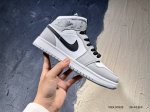 110 #特价实拍 Air Jordan 1 Mid 赛博朋克 电玩像素天猫贸外客户订单 市面最工高艺中系帮列 全批Jw新次 原装模原大底全鞋原厂制定皮料，手感