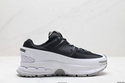 公司级耐克Nike Zoom Vomero Roam 马拉松复古跑五代休闲运动慢跑鞋 采用环保纤维革饰片组合网眼布鞋面材质 升级正确后跟Tpu加固 耐弯折热塑框