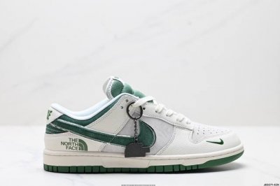 250 公司级耐克Nike Dunk Low 扣篮系列 复古低帮休闲运动滑板板鞋 采用脚感柔软舒适Zoomair气垫 有效吸收滑板等极限运动在落地时带来的冲击力