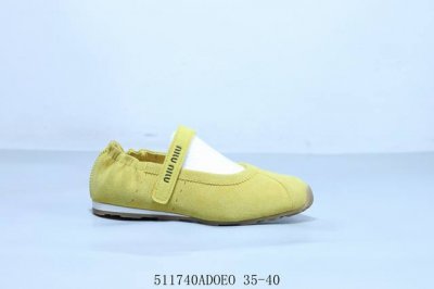 miumiu 缪缪 绒面魔术贴 低帮生活足球系列德训跑步运动鞋 511740Adoeo 35-40