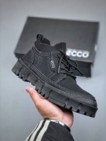 Ecco 爱步 经典和现代工艺品质融合 精选小牛皮面料 百搭休闲老爹鞋 舒适性相当不错 版型楦型非常到位上脚 专柜热销款 独有鞋型设计 特有logo车边 特别有