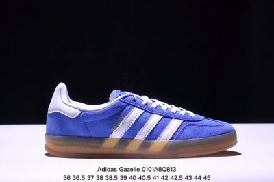 Adidas 阿迪达斯 升级原楦原纸版开发版型，采用天鹅绒布组合翻毛皮饰片鞋面材质，外置加厚橡胶大底三层松糕 女生绝对爱！阿迪达斯adidas Original