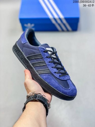 adidas 阿迪达斯 原楦开发版型，采用 正确色卡校准 台产固色丝光猪巴革组合环保纤维革鞋面材质，内嵌缓震Ortholite 欧索莱 透气吸汗鞋垫，缜密拉帮中