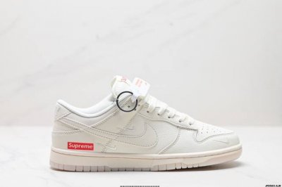 公司级耐克nike Dunk Low 扣篮系列 解构抽绳复古低帮休闲运动滑板板鞋 采用脚感柔软舒适zoomair气垫 有效吸收滑板等极限运动在落地时带来的冲击力
