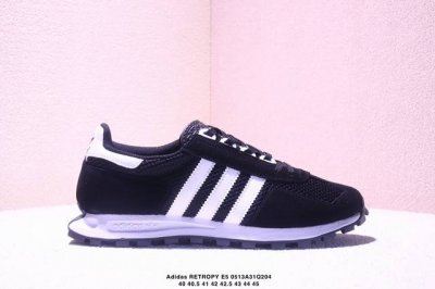 公司级Adidas Retropy E5 阿迪达斯三叶草 经典运动鞋 Retropy E5的设计灵感源自经典跑鞋 保留了标志性的鞋型 同时融入现代元素 它采用了