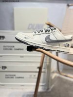 350 Nk Dunk Low Cdg联名 三方联名 Sb低帮休闲板鞋 #美国著名户外品牌与日本东京设计师川久保玲Cdg联合打造街头滑板鞋，有北面雪山简约的风格