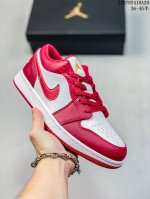 公司级air Jordan 1 Low Aj1乔1低帮休闲板鞋 同步官方配色 市场唯一独家头层皮打造 原鞋原档案开发 原厂皮料 原档冲孔鞋头 正确满胶鞋垫 四线