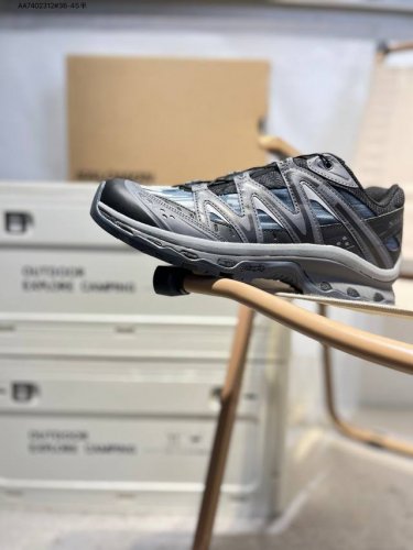 法国户外品牌-萨洛蒙 Salomon Xt-Quest Gtx探索者系列 潮流越野机能户外休闲运动跑步鞋 采用透气网布与防护皮革组合鞋面材质 牛角扣系带开合 欧