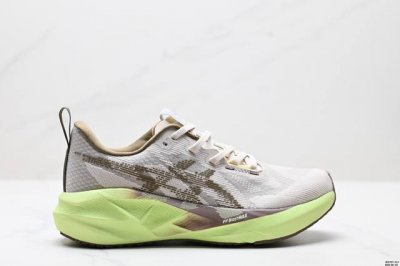 公司级Asics Novablast 5 Le轻量跑鞋 低帮轻量透气缓震休闲运动跑步鞋 Novablast 5 鞋款秉承 Asics 设计理念 尊重日本的“改善