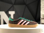 公司级带半码 阿迪达斯 Adidas Originals Gazelle Indoor 羚羊内训系列低帮复古百搭休闲运动德训风板鞋“棕粉绿” 货号：Ji2714
