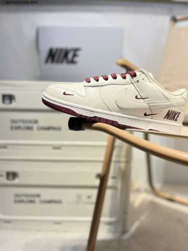 耐克Nike Dunk Low 板鞋Sb系列经典百搭休闲运动板鞋加厚鞋舌的填充 使舒适性大大提升 同时也更方便穿脱中底部分则加入了脚感柔软舒适Zoomair气垫