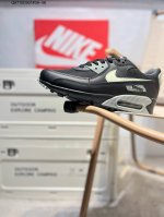 160 耐克Nike Air Max 90 经典复古小气垫缓震跑鞋 鞋面由皮和革织物打造，犀利的条线打造出酷劲十的足视觉效果 网布鞋增面强透气性，穿着为极舒适