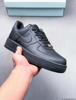 原楦数据纸版，采用硬质优质皮革鞋面材质，内置全掌Air Sole气垫。耐克 Nike Air Force 1 Low 空军一号低帮百搭休闲运动板鞋 041030