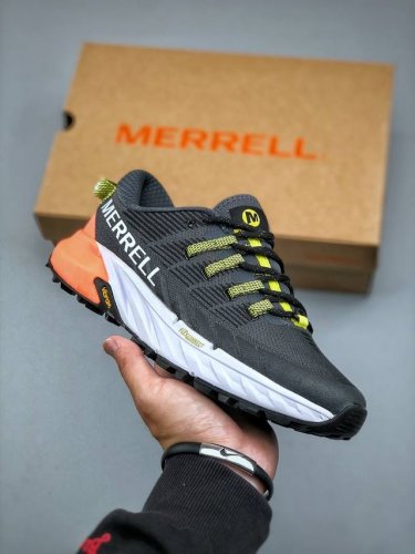 Merrell 迈乐迈乐 Merrel 是来自美国的顶尖专业户外品牌，登山鞋第一品牌， 历史悠久，口碑超好。采用高耐用型材质和尖端科技物料，让Merrell鞋拥