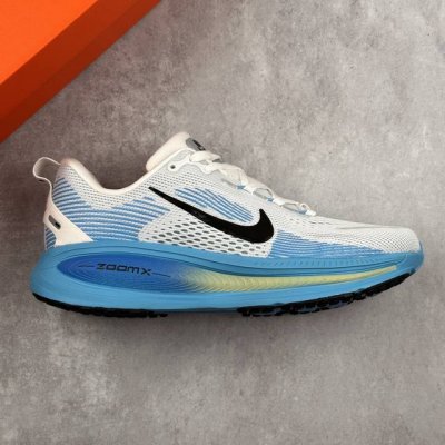 本地 核心私 公司级Nike Vomero 18 耐克 舒适减震防滑 低帮跑步鞋 全掌Reactx泡绵中底 前掌和后跟还配备了Air Zoom气垫单元 据说跑起