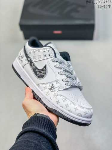 公司级带半码耐克nike Sb Zoom Dunk Low 板鞋 系列经典百搭休闲运动板鞋 鞋舌的填充，使舒适性大大提升，同时也更方便穿脱中底部分则加入了脚感柔