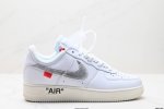 公司级Off-White X Nike Air Force 1 Ow联名空军一号 柠檬黄 全黑配色 鞋款延续了此次联名的设计风格，整体以白色为主调，鞋身内侧同样
