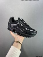 公司级Comme Des Garcons Homme Plus X Nk Air Max Tl 2.5 Pack 川久保玲联名气垫跑鞋 鞋款采用透气网眼布和皮革