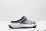 公司级Crocs 卡骆驰 Crocsband Full Force 圆头套脚 洞洞鞋 灵感来自于传统板鞋 始终秉承更具运动风格 鞋面孔洞设计 给炎热的夏季带来一