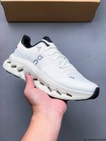 On 昂跑Cloudtilt 轻量跑步鞋 24新款男女舒适缓震日常休闲运动鞋 0417525X28