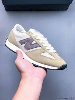 公司级！New Balance Nb 471系列新款复古时尚 透气生活休闲鞋 New Balance 471鞋款以经典的320鞋款为灵感，采用纤细鞋楦设计，打造
