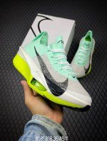 B Nike Zoom Vaporfly Next 3% Prototype 年全新超级马拉松跑鞋 Fd8315-015 #鞋款搭载两个Airzoom缓震配置，