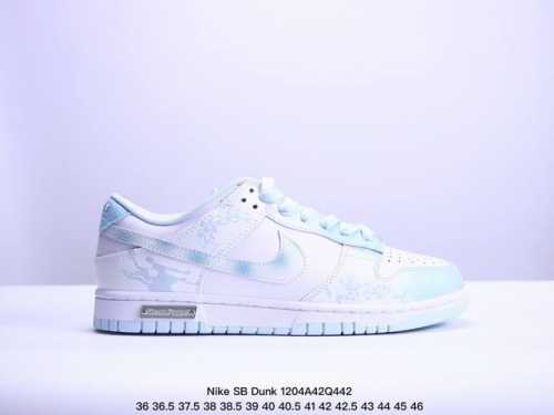 耐克nike Sb Dunk Low Sb 扣篮系列复古低帮休闲运动滑板板鞋。采用脚感柔软舒适zoomair气垫，有效吸 收滑板等极限运动在落地时带来的冲击力，