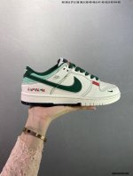 公司级Nike Dunk Sb Low 定制配色 定制Dunk Sb顾名思义，具有经典的Dunk血缘，又注入了更多的时尚元素。相较于普通的Dunk滑板鞋，改良版