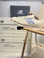 新百伦 Nb327 Nb 471复古慢跑鞋 New Balance 471 复古先锋 Ms327系列复古休闲运动慢跑鞋，上世纪 70 年代的意大利街头风格Nb新