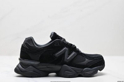 公司级New Balance 公司级版本 Nb9060 联名款 复古休闲运动慢跑鞋 鞋款灵感源自设计师本人对夏日的怀日回忆。鞋面大身由空间双格及磨砂鞋面拼接而生