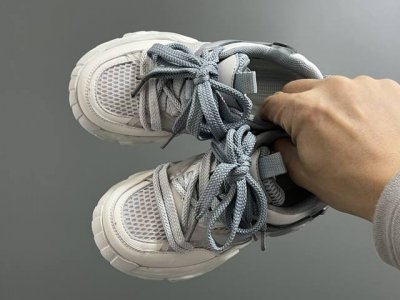 耐克 新款水洗马卡龙魔术贴儿童老爹鞋 Size：26-37码 超治愈的马卡龙色系马 魔术贴设计，穿脱方便 耐磨防滑大底，老爹款超百搭