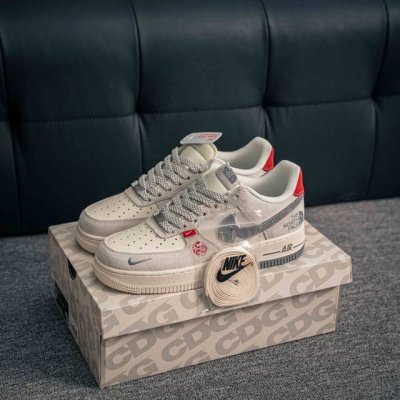 核心私 Air Force 1 原装级别 原楦头原纸板 打造纯正空军版型专注外贸渠道 全掌内置蜂窝气垫 原盒配件 原厂中底钢印、拉帮完美 货号：Yx5066 3