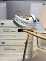 巴黎世家联名厚底松糕洞洞鞋拖鞋沙滩 balenciaga X Crocs 巴黎世家 卡骆驰联名 2025厚底松糕洞洞鞋拖鞋沙滩 巴黎世家拖鞋 海内外时尚博主纷纷