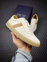 F迪奥 Dior 2025 B01德训鞋 情侣款鞋头维度设计宽了点 上脚舒适度完美在线 线头优美 适配裤型完美百搭 饰以各种经典细节 是日常造型的理想之选 可与