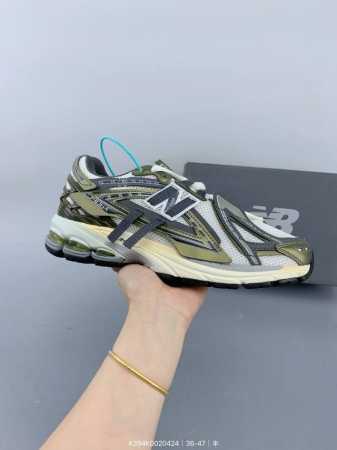 公司级New Balance M1906系列 复古单品宝藏老爹鞋款 公司级 复古元素叠加 质感超级棒 楦版型材料细节做工精细 作为Nb最经典的档案鞋型之一 与 - 点击图像关闭